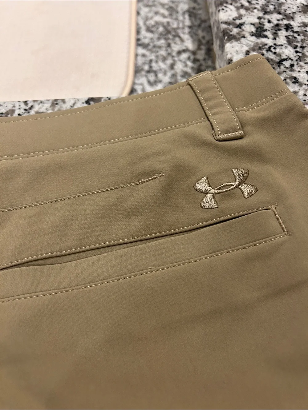 Men's Under Armour Khaki Tan Performance Golf Shorts 38